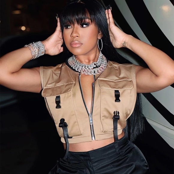 That Girl Utility Vest 🤩 - Picture 2 of 11